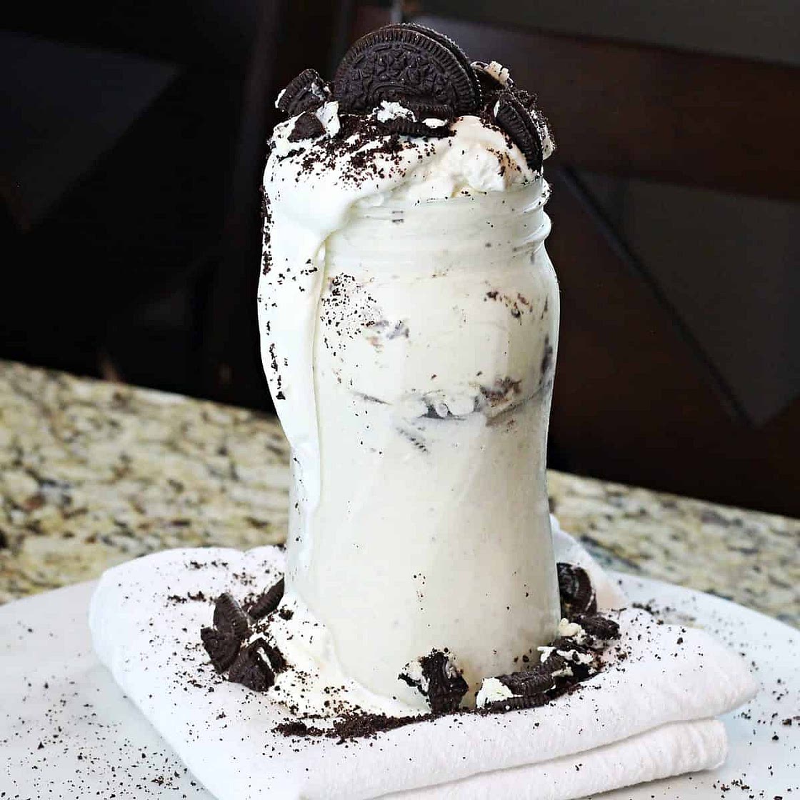 Cookies and Cream Mason Jar Ice Cream