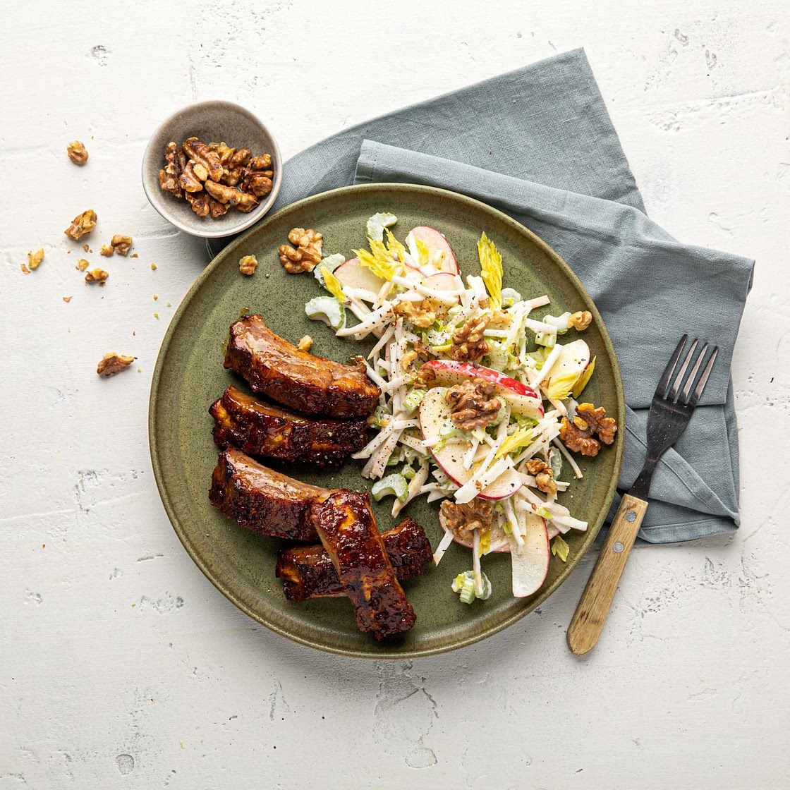 Spare Ribs mit Waldorfsalat