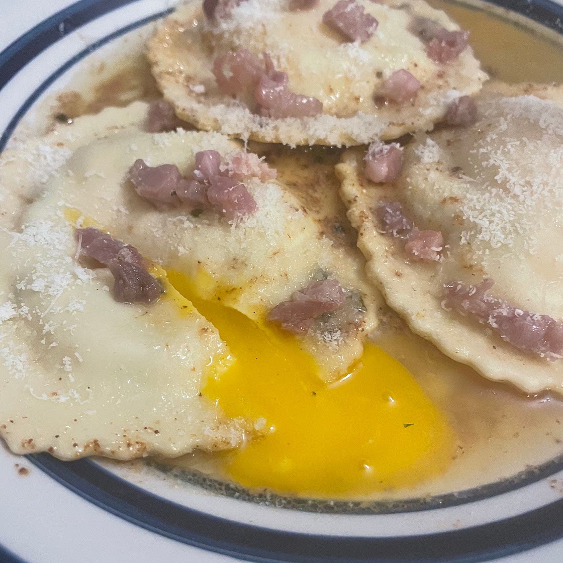 Raviolo al uovo