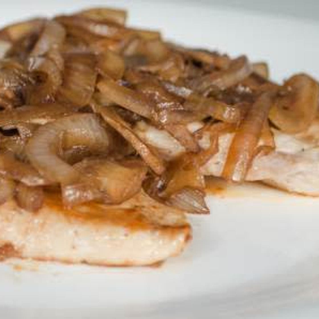 Churrasquitos de Pollo con Champiñones y Cebolla