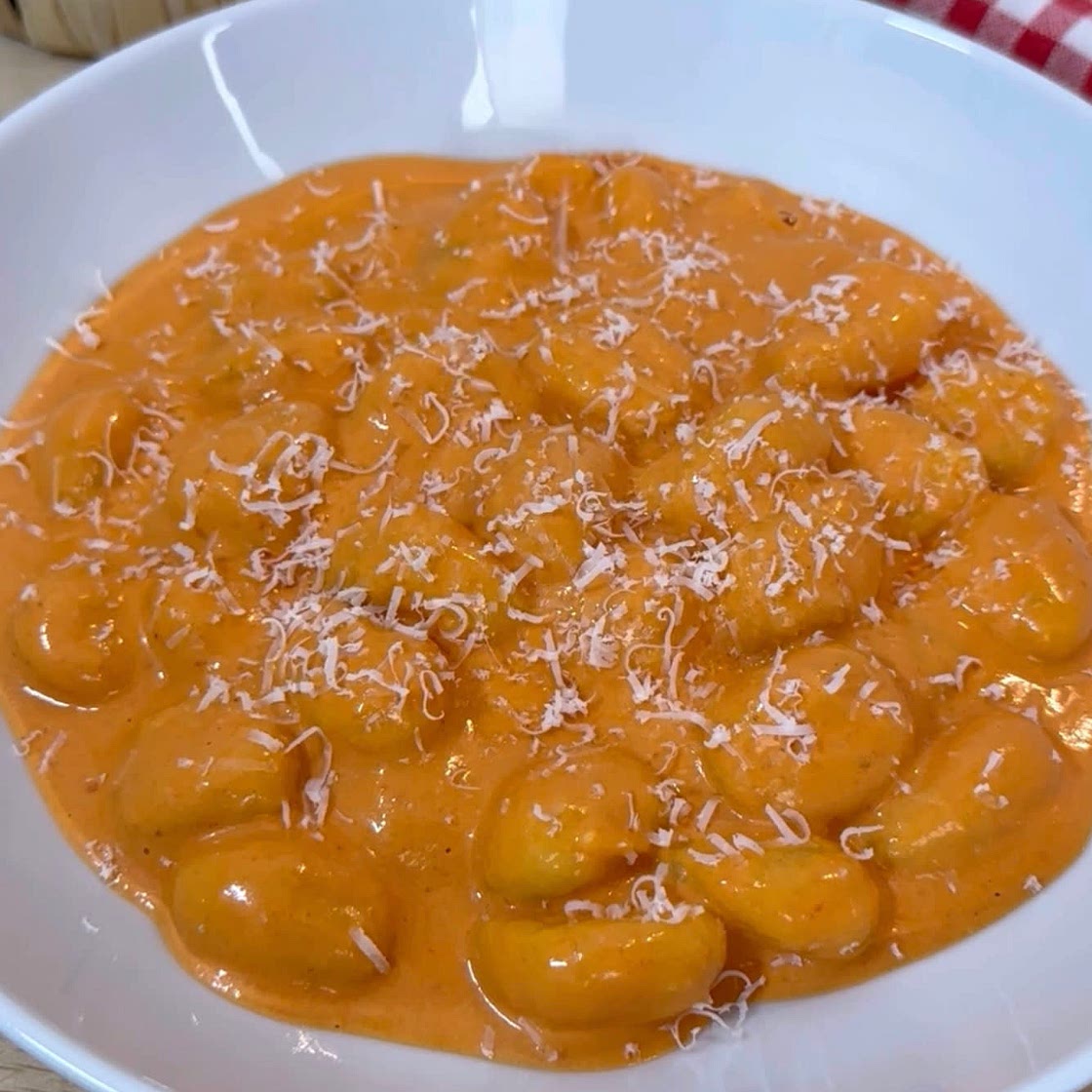 CHEESY TOMATO GNOCCHI