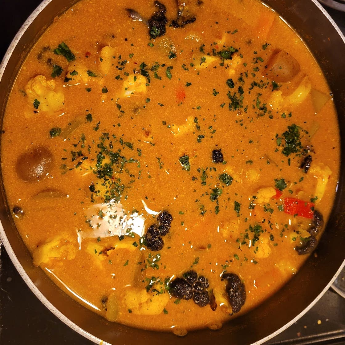 Roasted Cauliflower & Potato Curry Soup