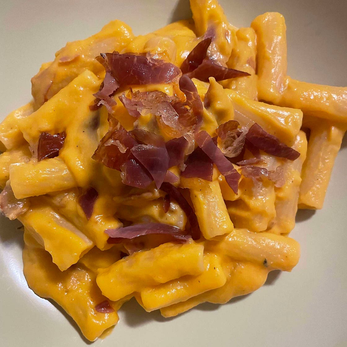 Pasta zucca, ricotta e speck