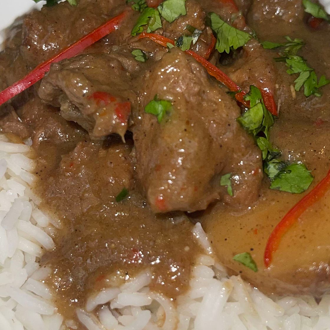 Slow Cooker Beef Massman Curry