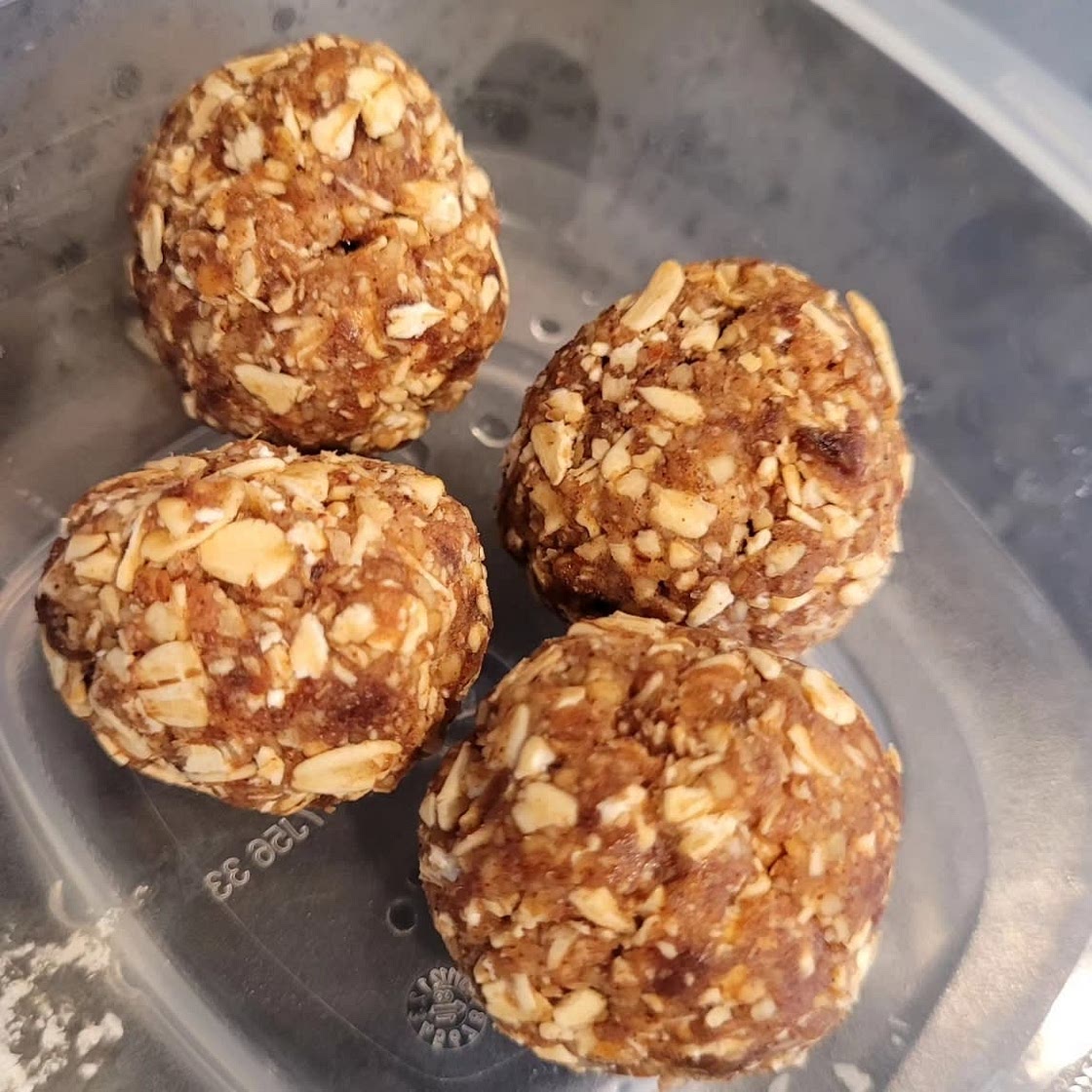 Apple Crisp Energy Bites