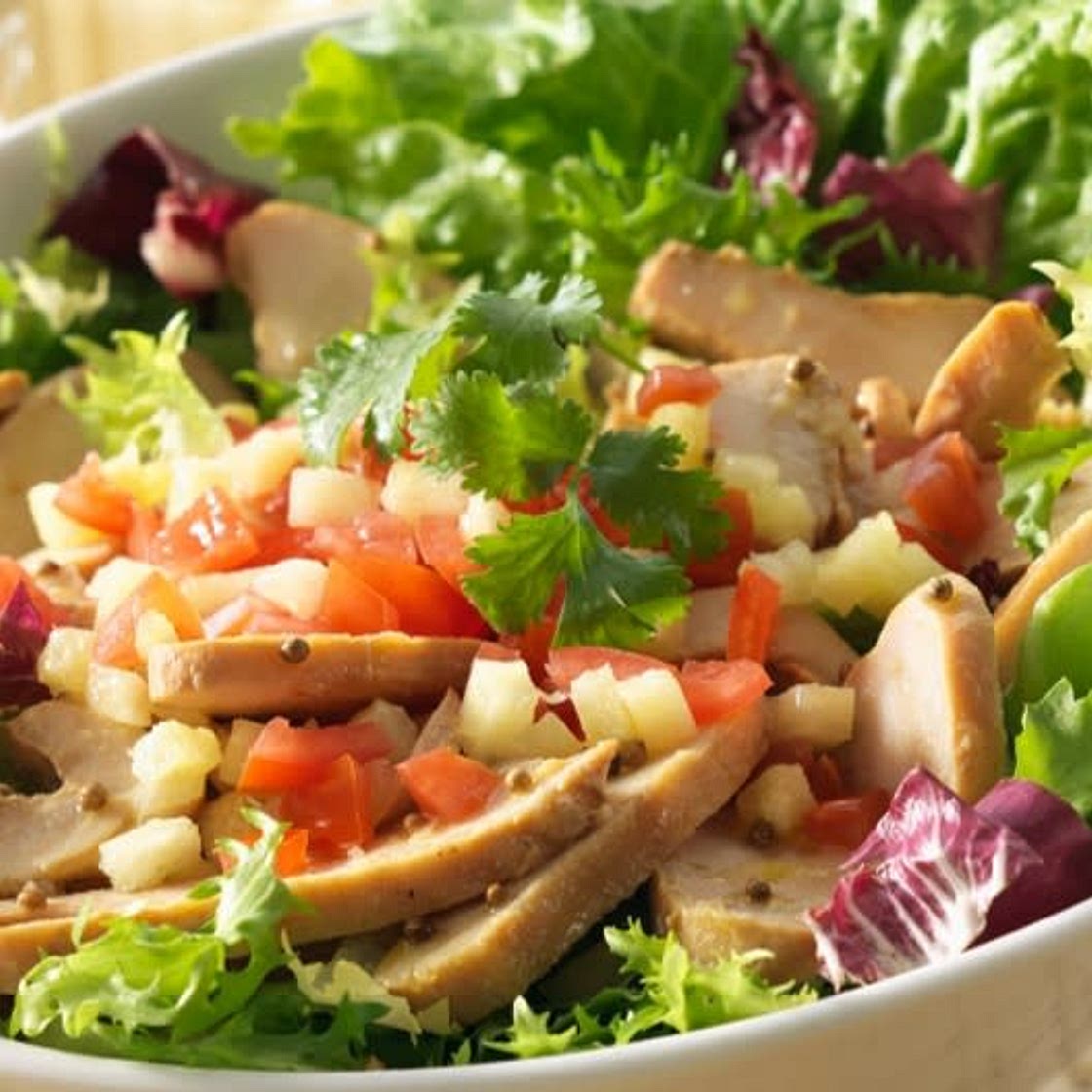 Ensalada caribeña de pollo