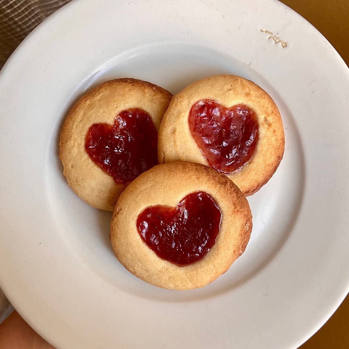 Heart thumbprint cookies 💖