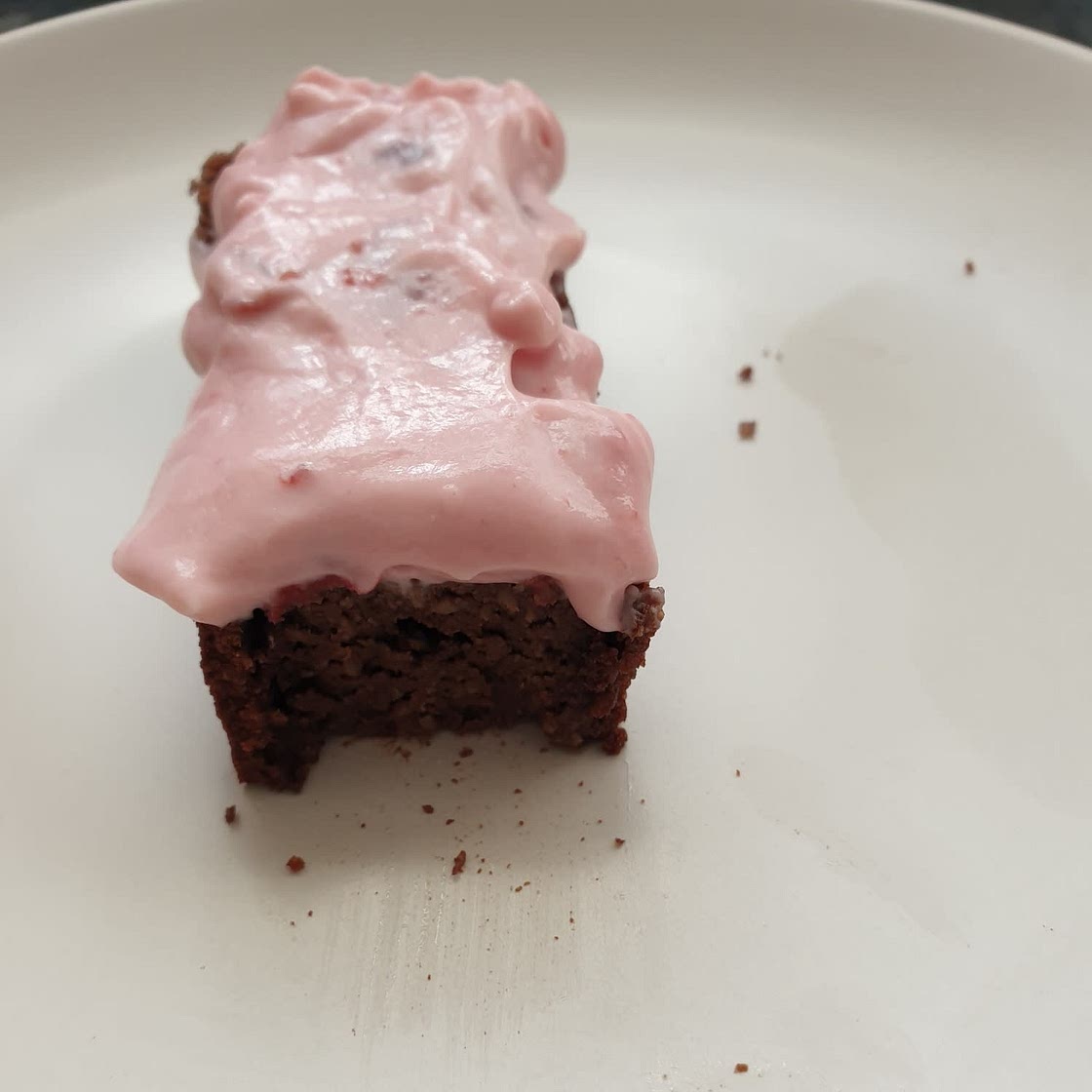 Flourless chocolate & almond cake