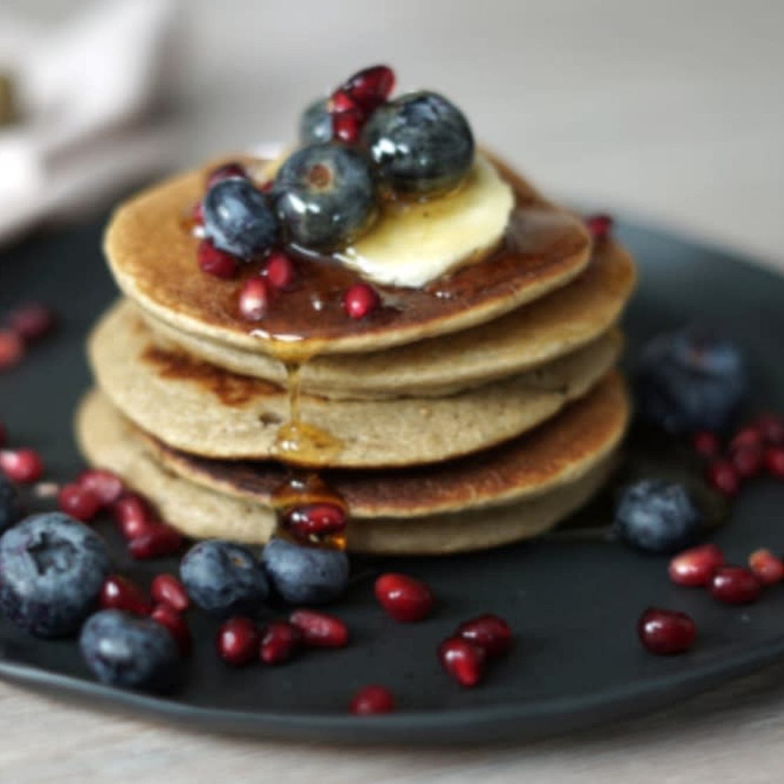 Pancakes con cebolla caramelizada y patata