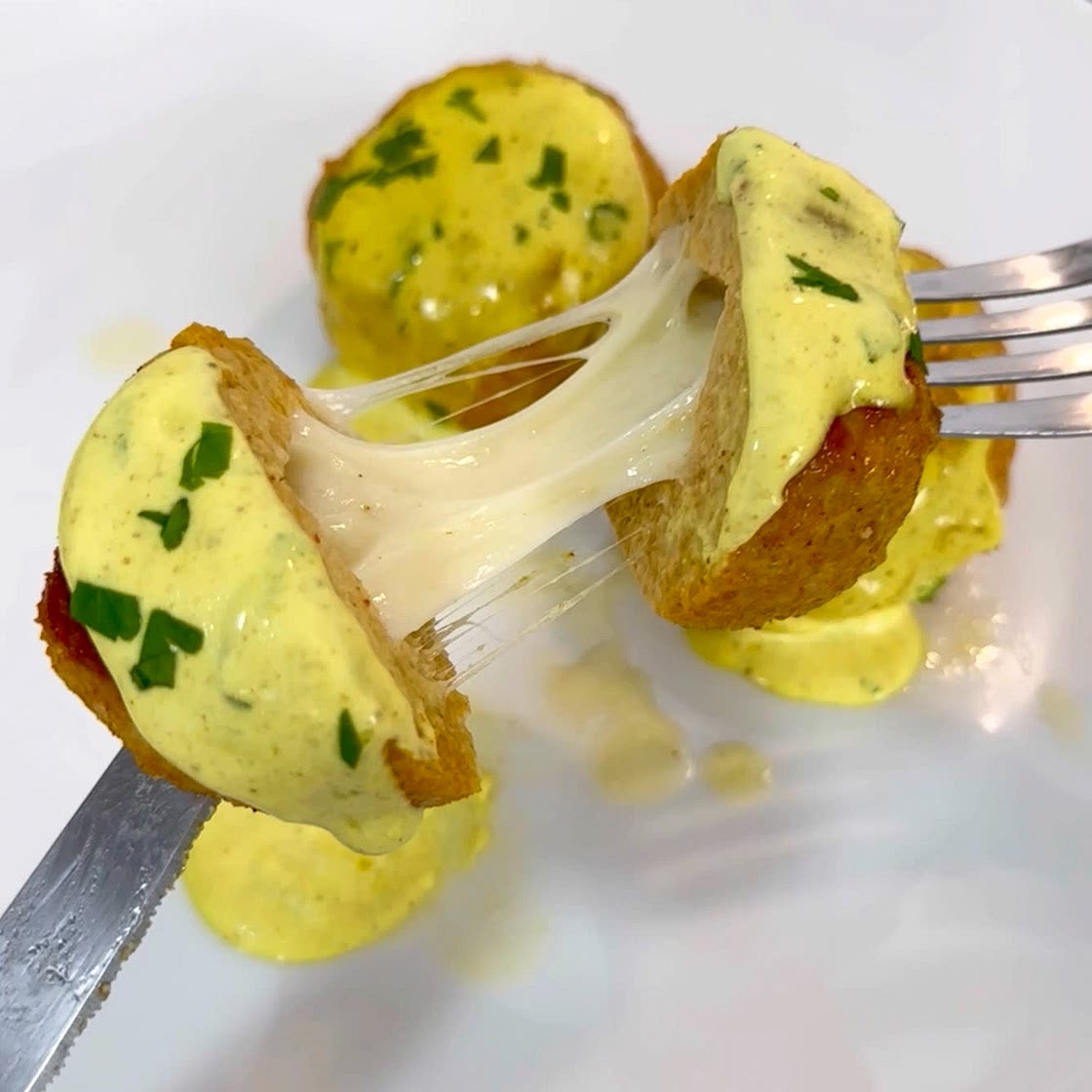 CHEESY CHICKEN MEATBALLS
