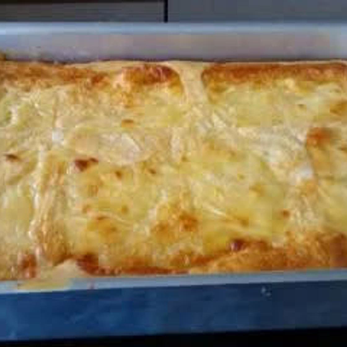Torta de pão e frango (chicken bread pie)