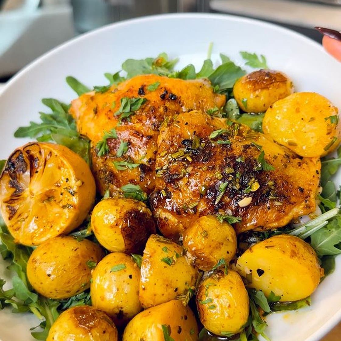 ONE DISH ROASTED LEMON CHICKEN AND POTATOES✨ a classic combo of 