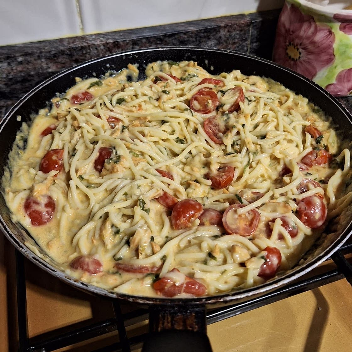 Spinach, Chicken, Tomato Pasta