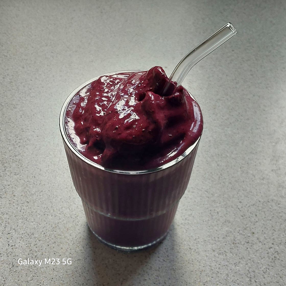 Blueberry coconut smoothie