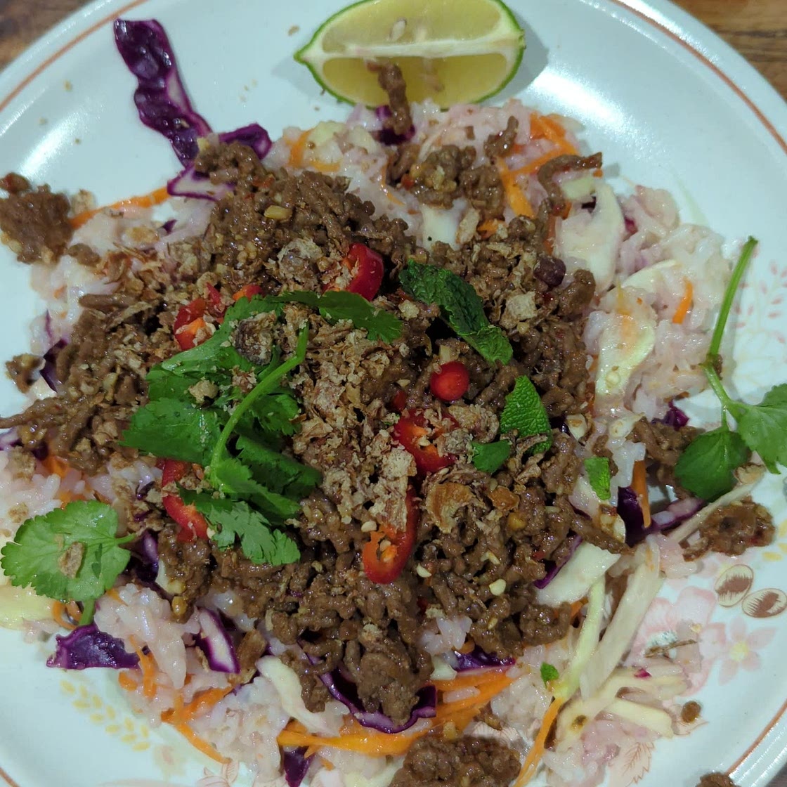 Thai-Style Sticky Chilli Beef & Rice Salad