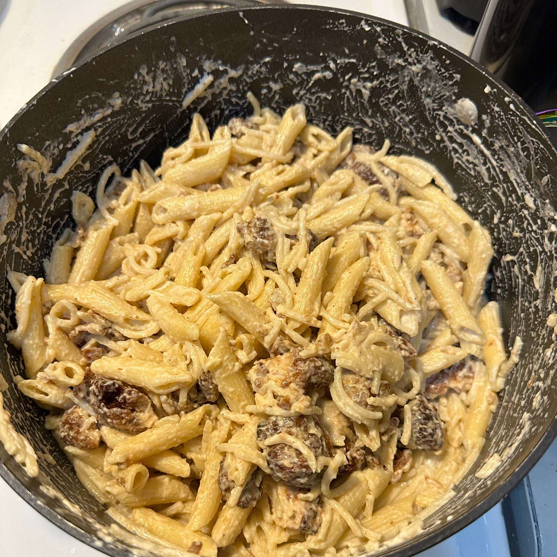 10-MINUTE CREAM CHEESE PASTA