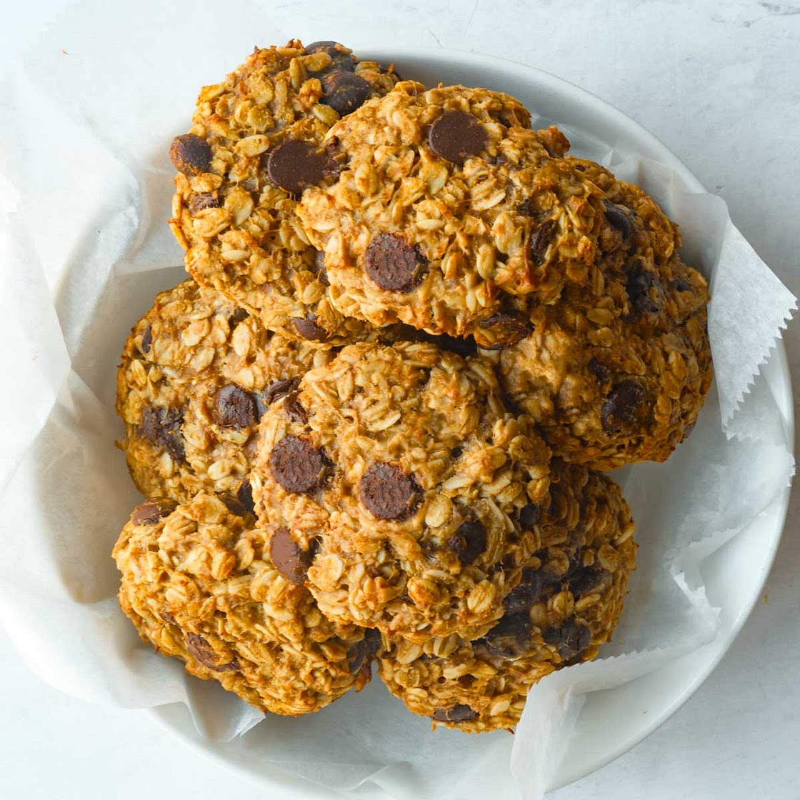 5-Ingredient Vegan Oatmeal Chocolate Chip Cookies