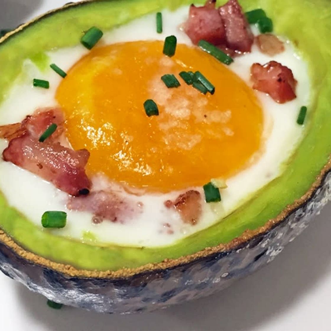 Huevos de angel con aguacate
