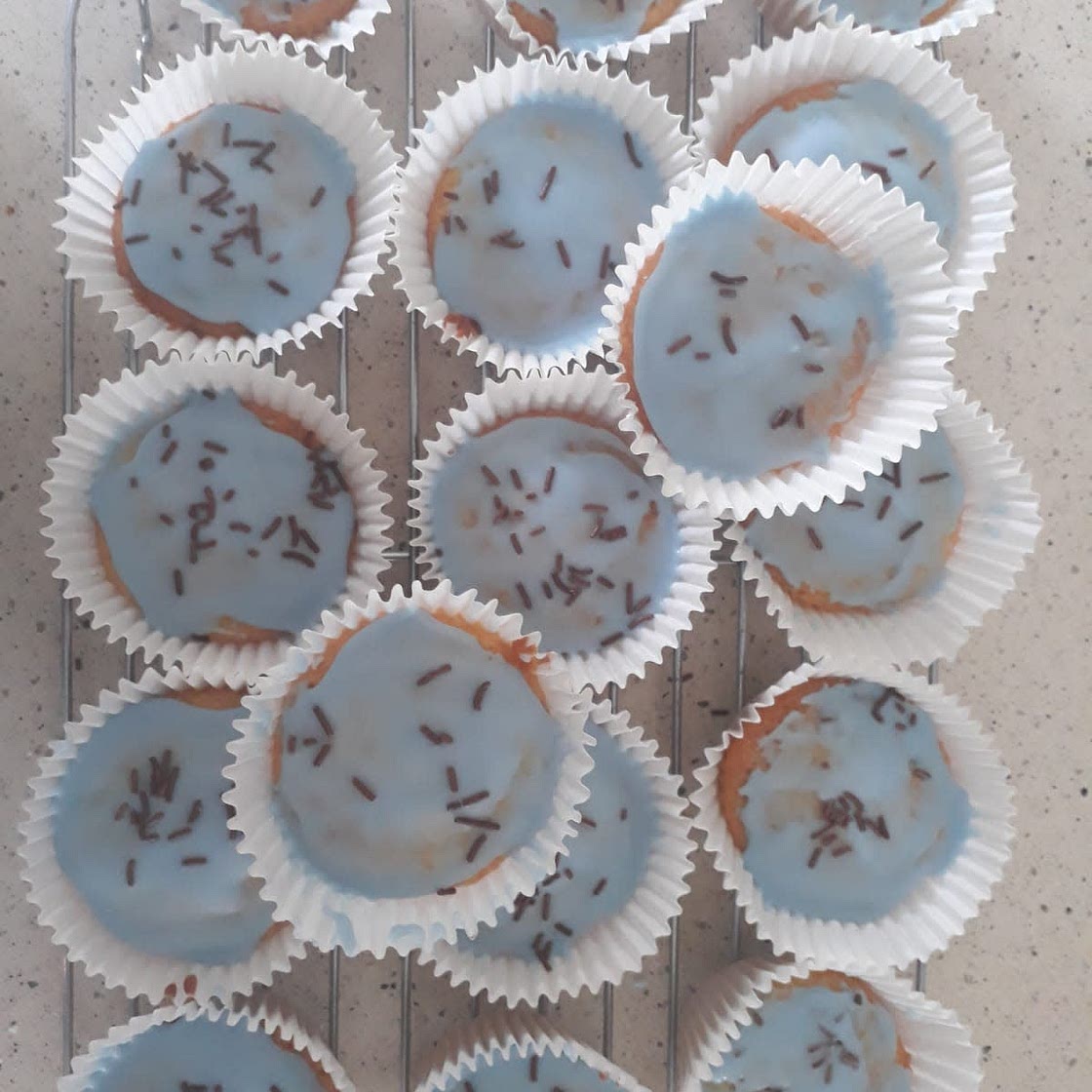 Queen cakes