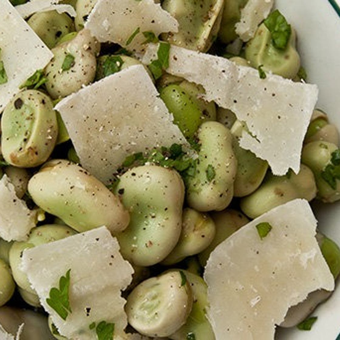 Salade de fèves et pecorino - La Cuisine Italienne