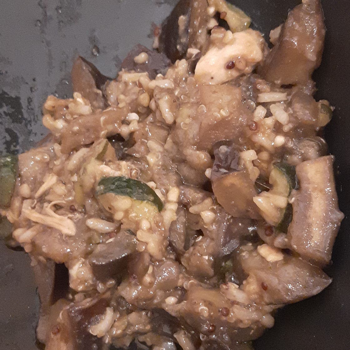 Melanzane, riso, zucchine e pollo