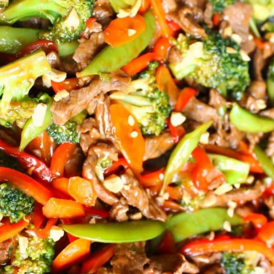 Keto. Wok de veggies con  bife de chorizo