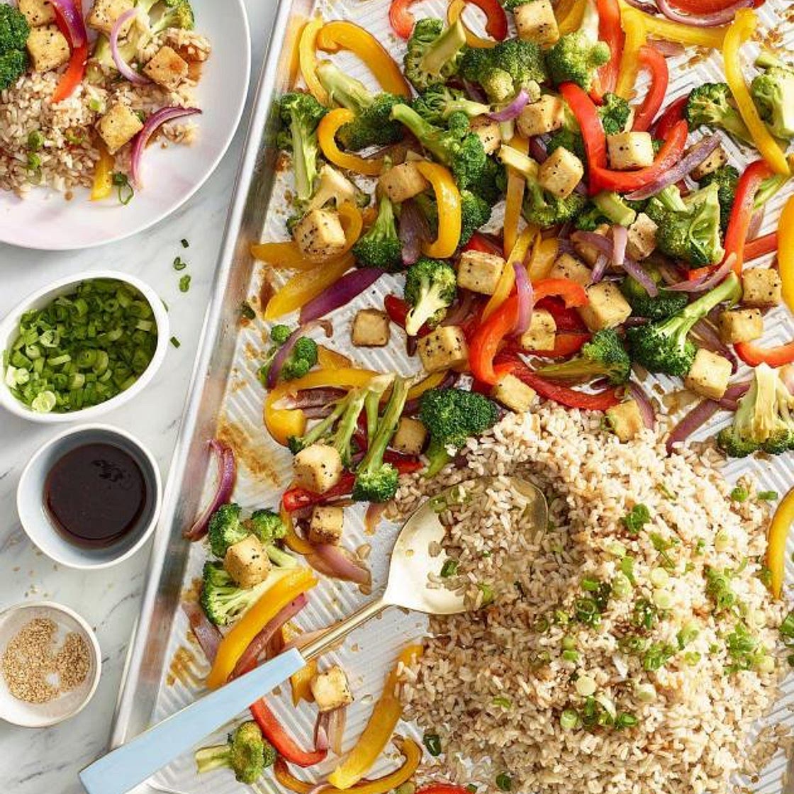 Sauté de tofu au four avec riz au sésame grillé – Bel Âge
