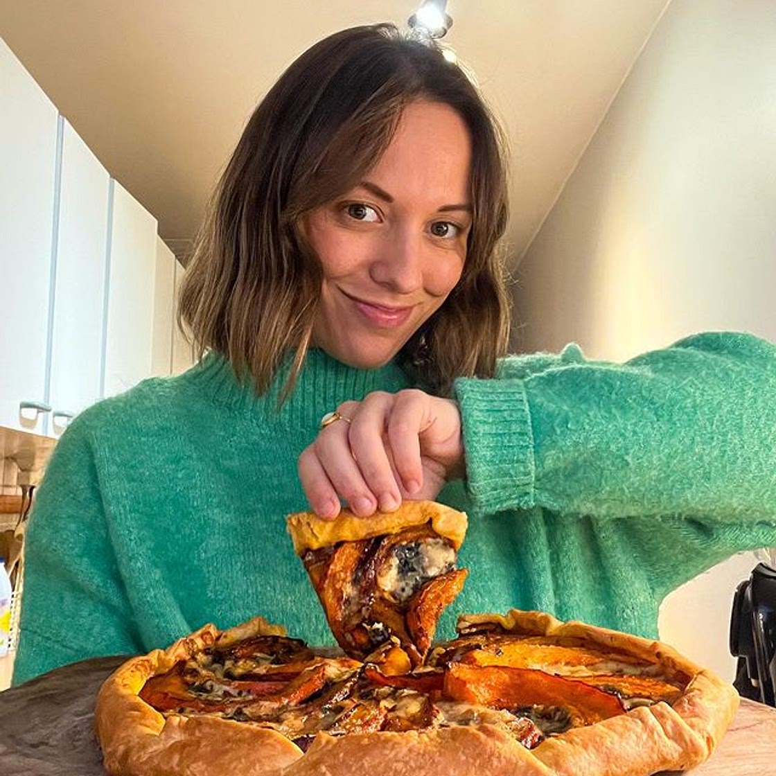 Tarte potimarron, compotée d'oignons rouges et roquefort