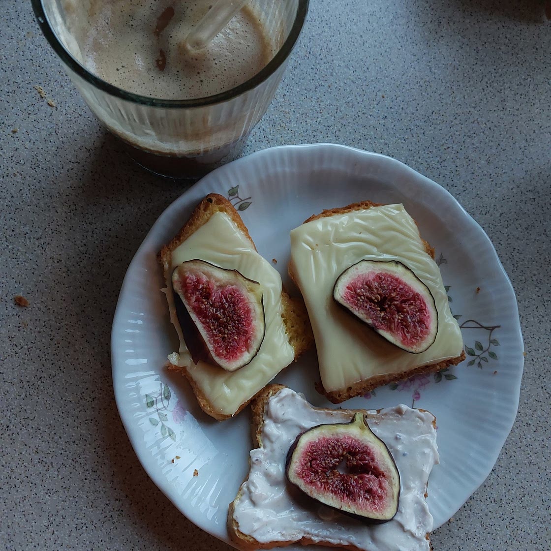 French toast with figs