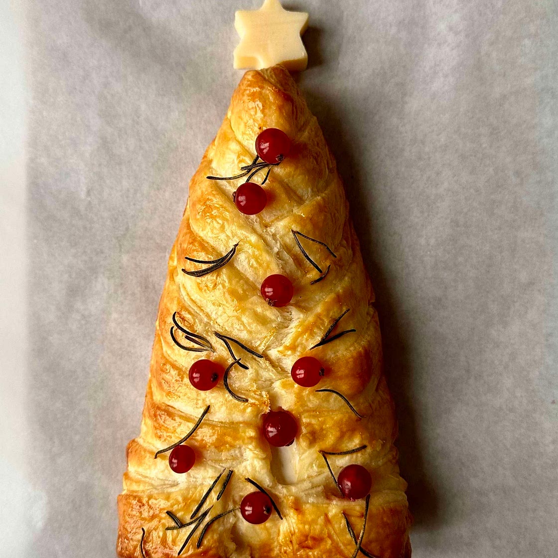 Baked Brie Christmas Tree
