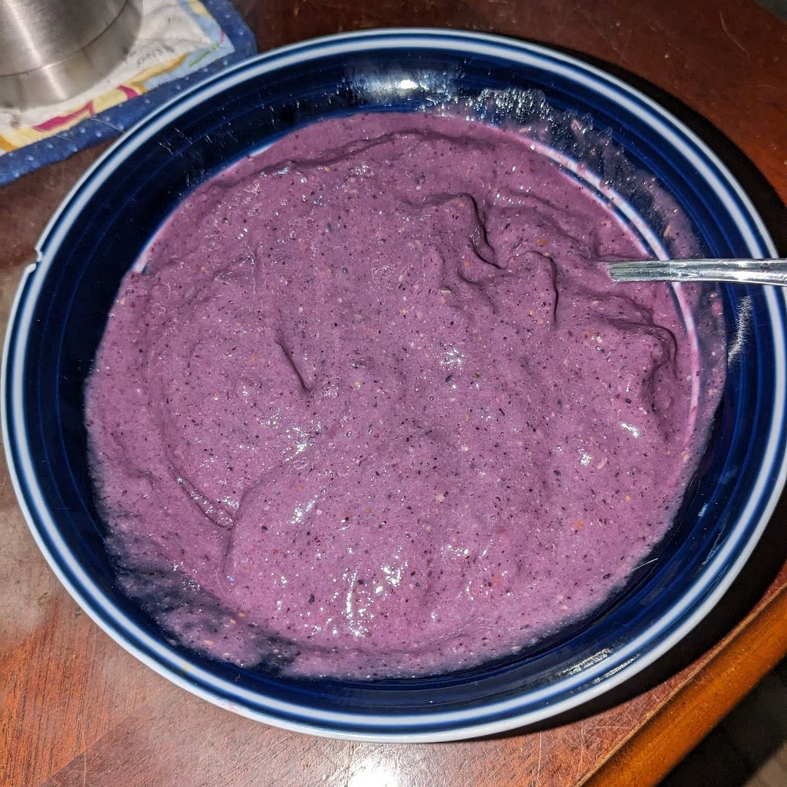 My Go-To Smoothie Bowl (5 minutes!)