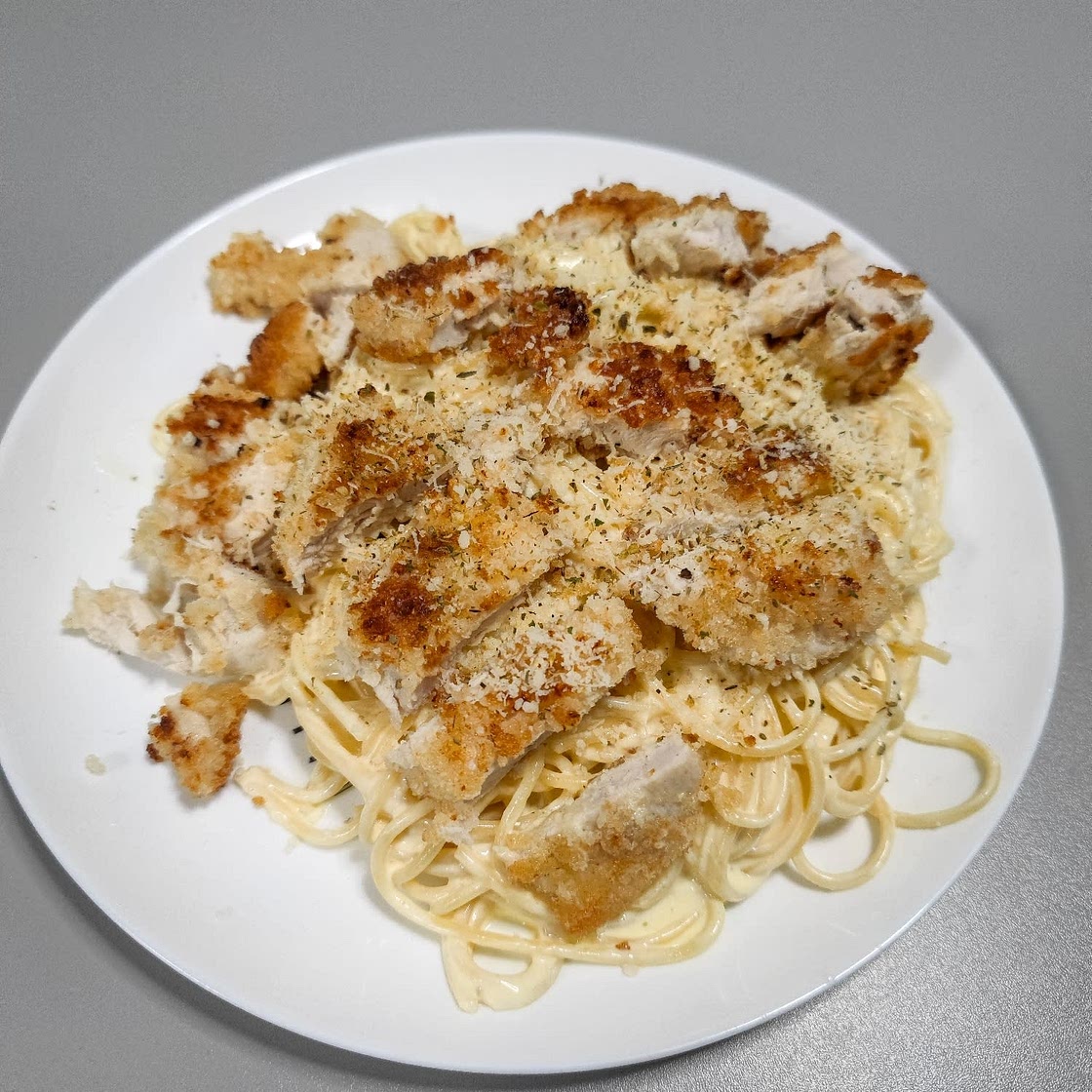 Creamy Lemon Chicken Pasta + Super Easy Sauce