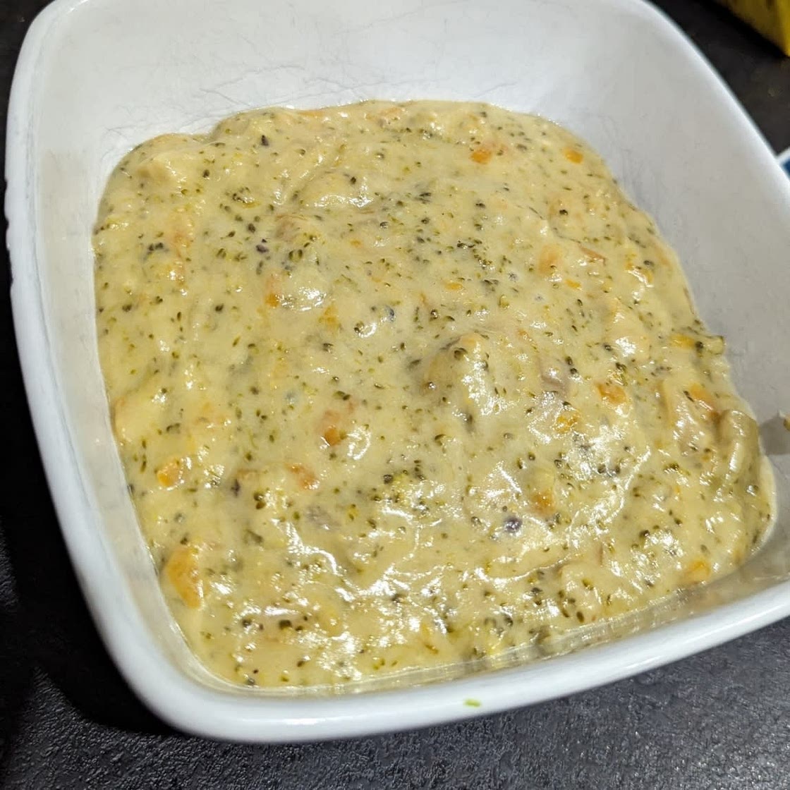 Easy Slow Cooker Broccoli Cheddar Cheese Soup