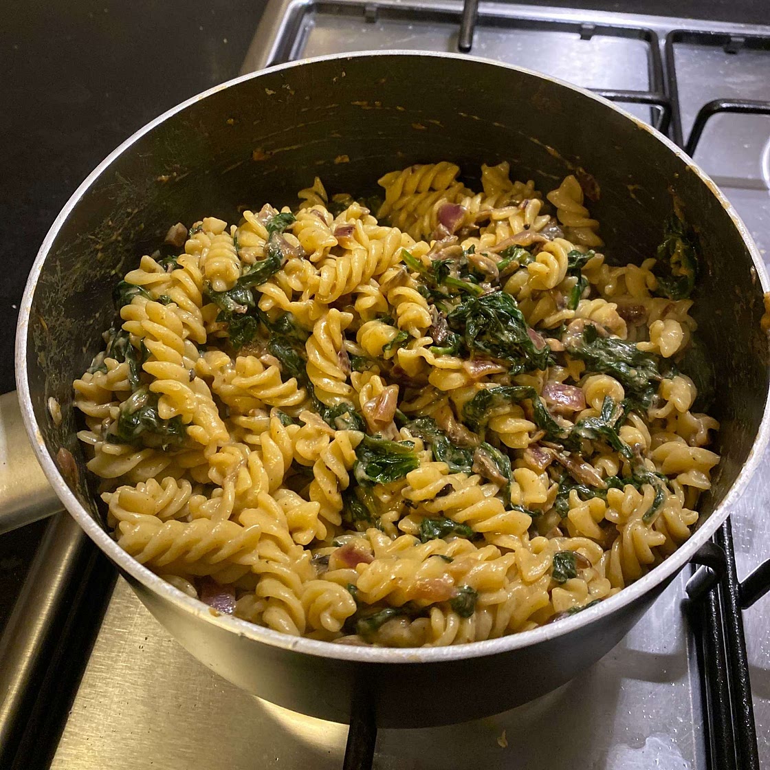 Creamy mushroom & spinach pasta