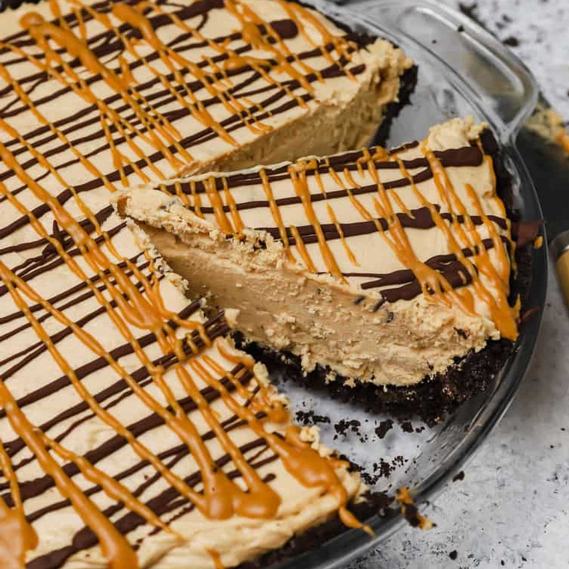 Easy Peanut Butter Pie ( 6 ingredients )