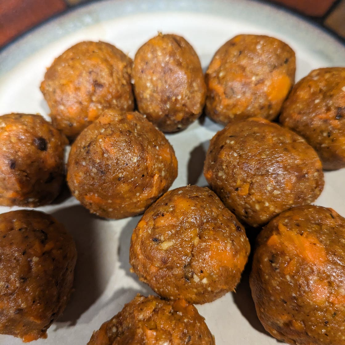 Carrot Cake Energy Bites