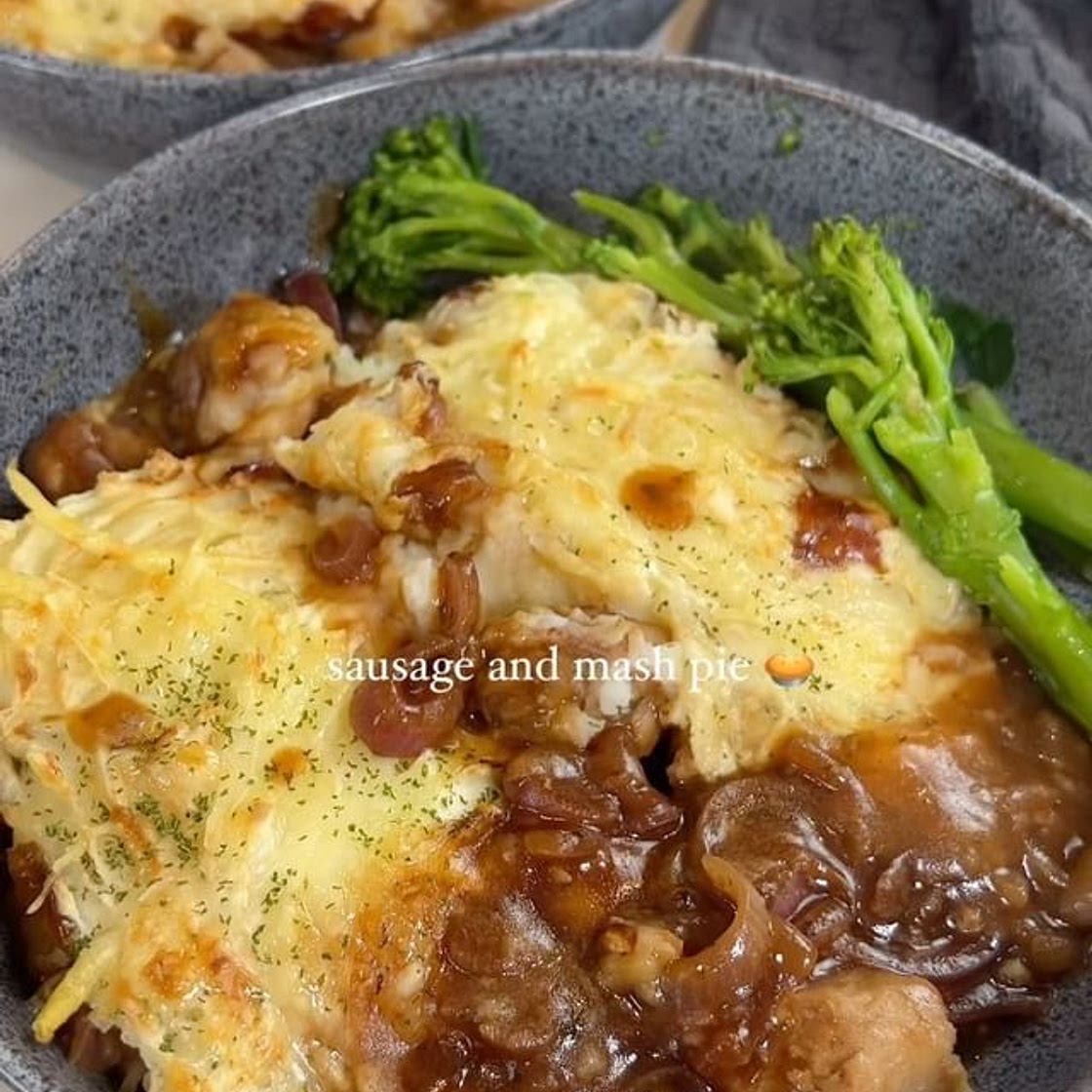 Sausage and mash pie 🔥