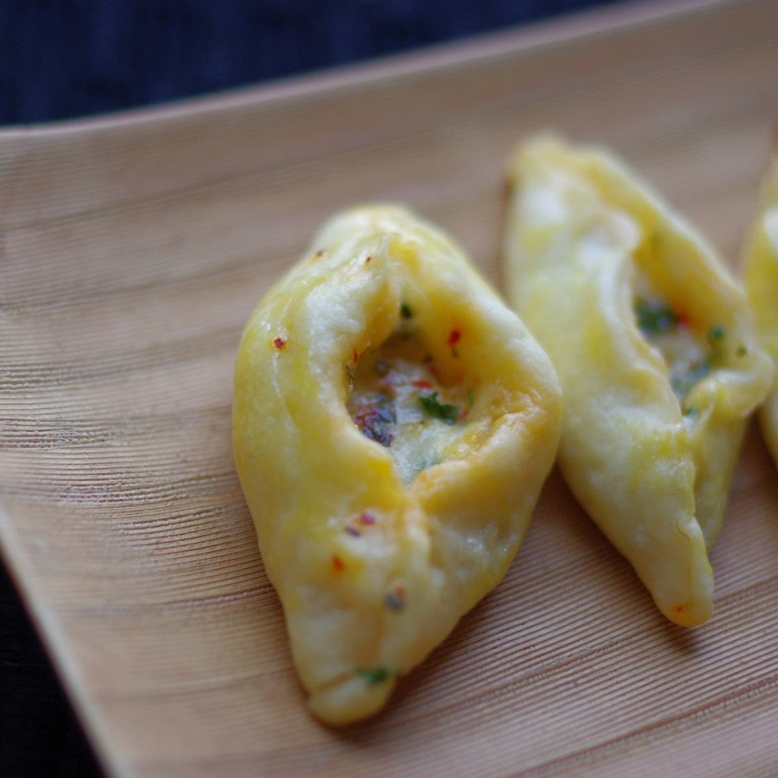 Fatayer bel jibneh / Fatayer au fromage