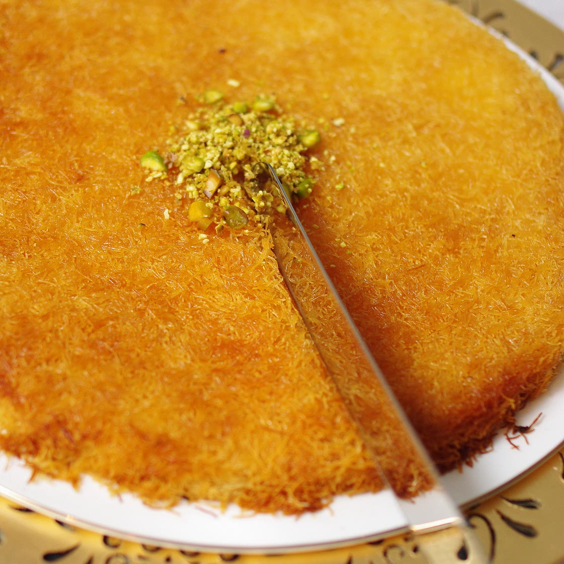 Knafeh bel jebneh