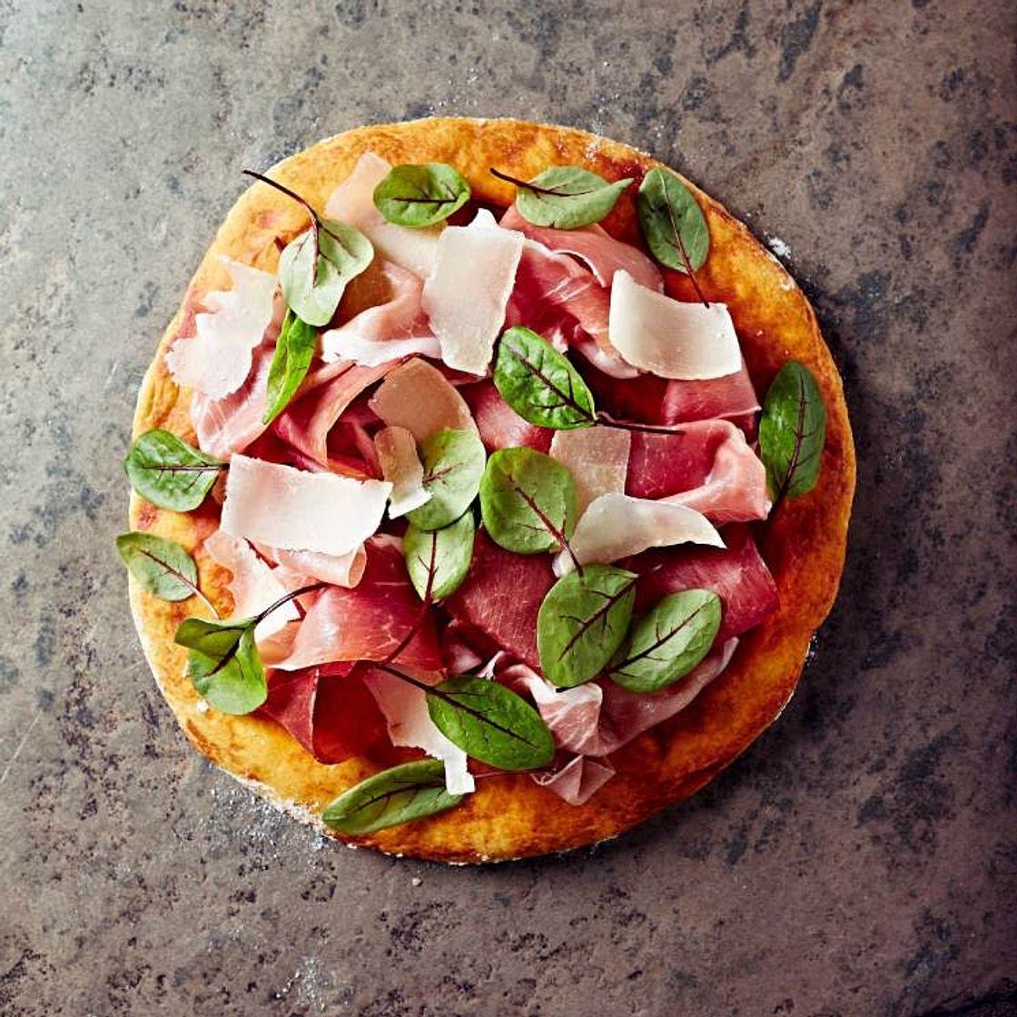 Pizza de Jamón y Parmesano