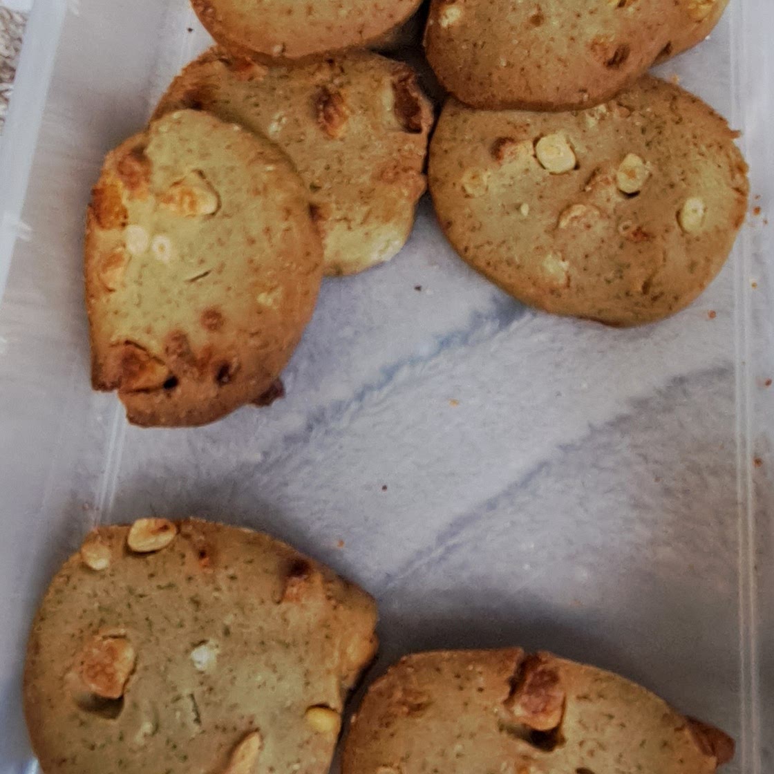 Biscuit au thé matcha et chocolat blanc