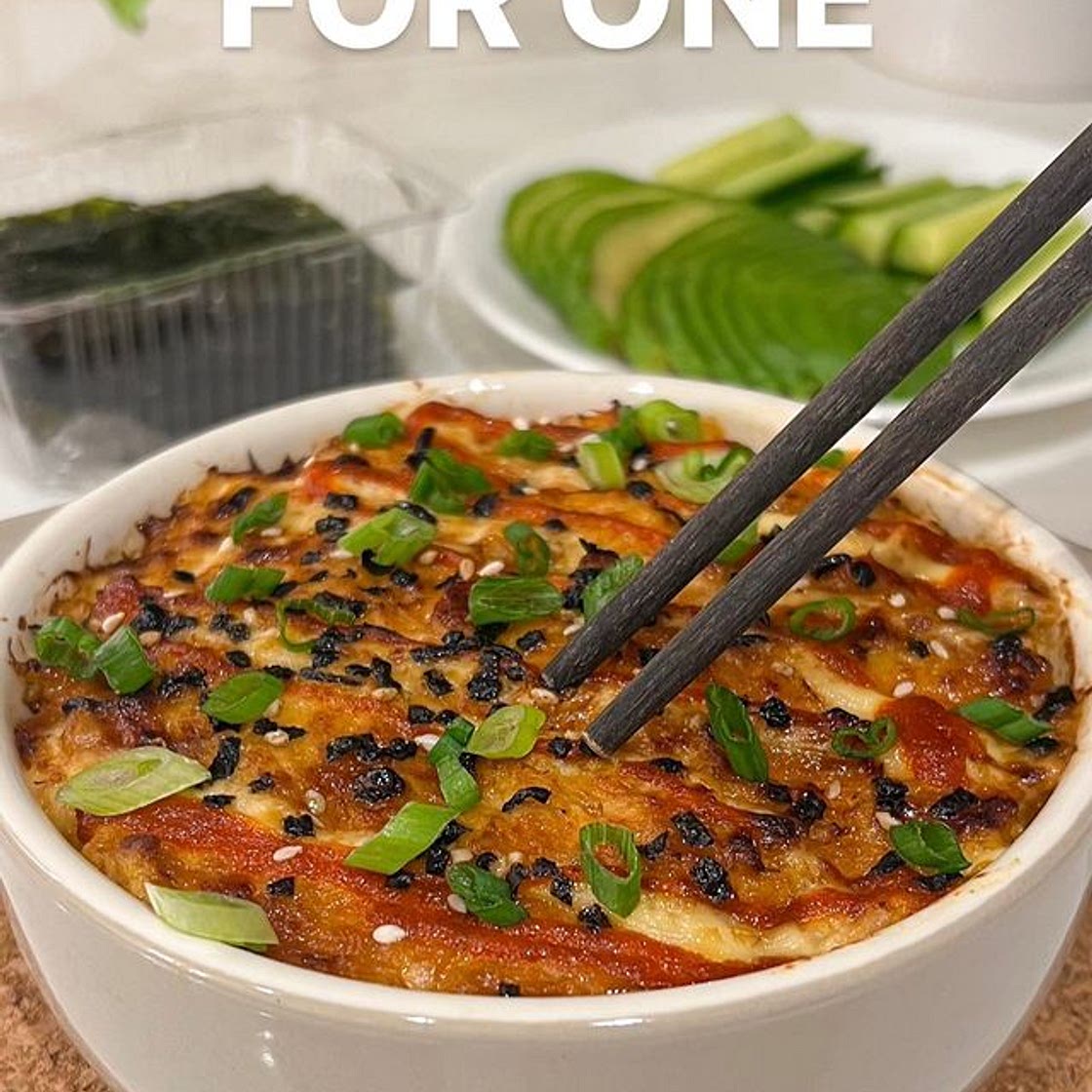 10-minute spicy tuna sushi bake for one!