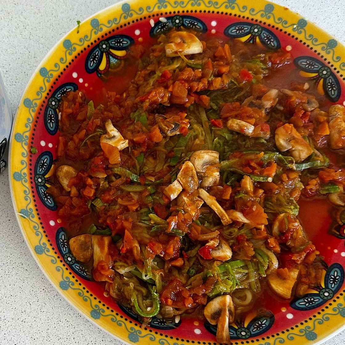Fideos de zuccini con albondigas de carne