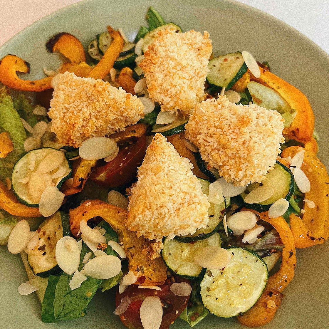 Salade au camembert pané 