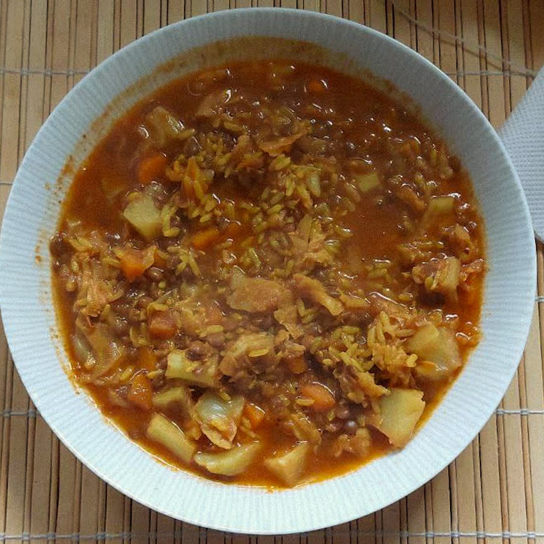 Zuppa di lenticchie rosse decorticate e verza