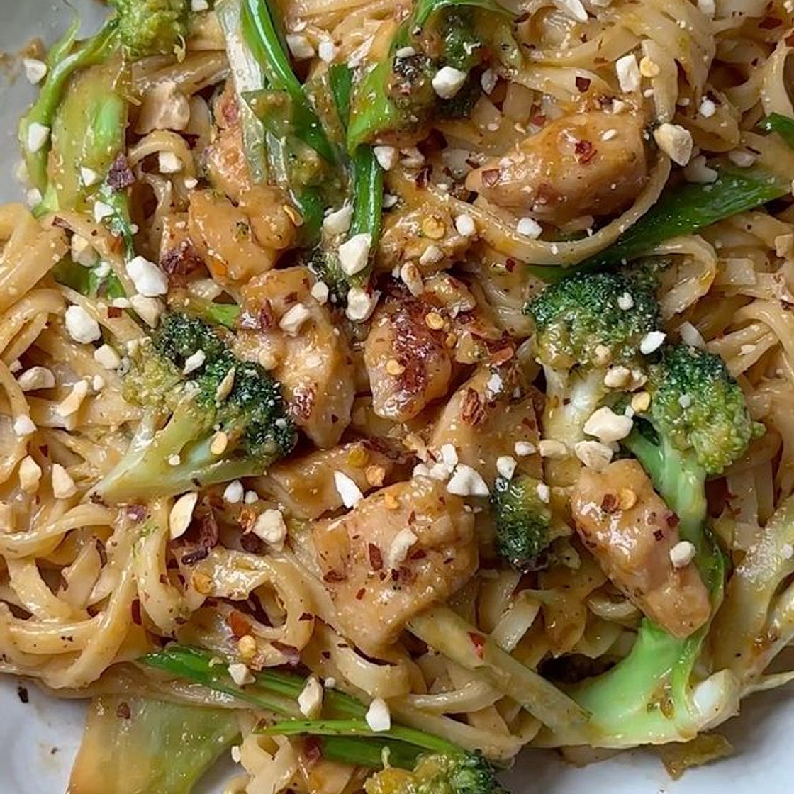 Spicy Peanut Broccoli Chicken Noodles