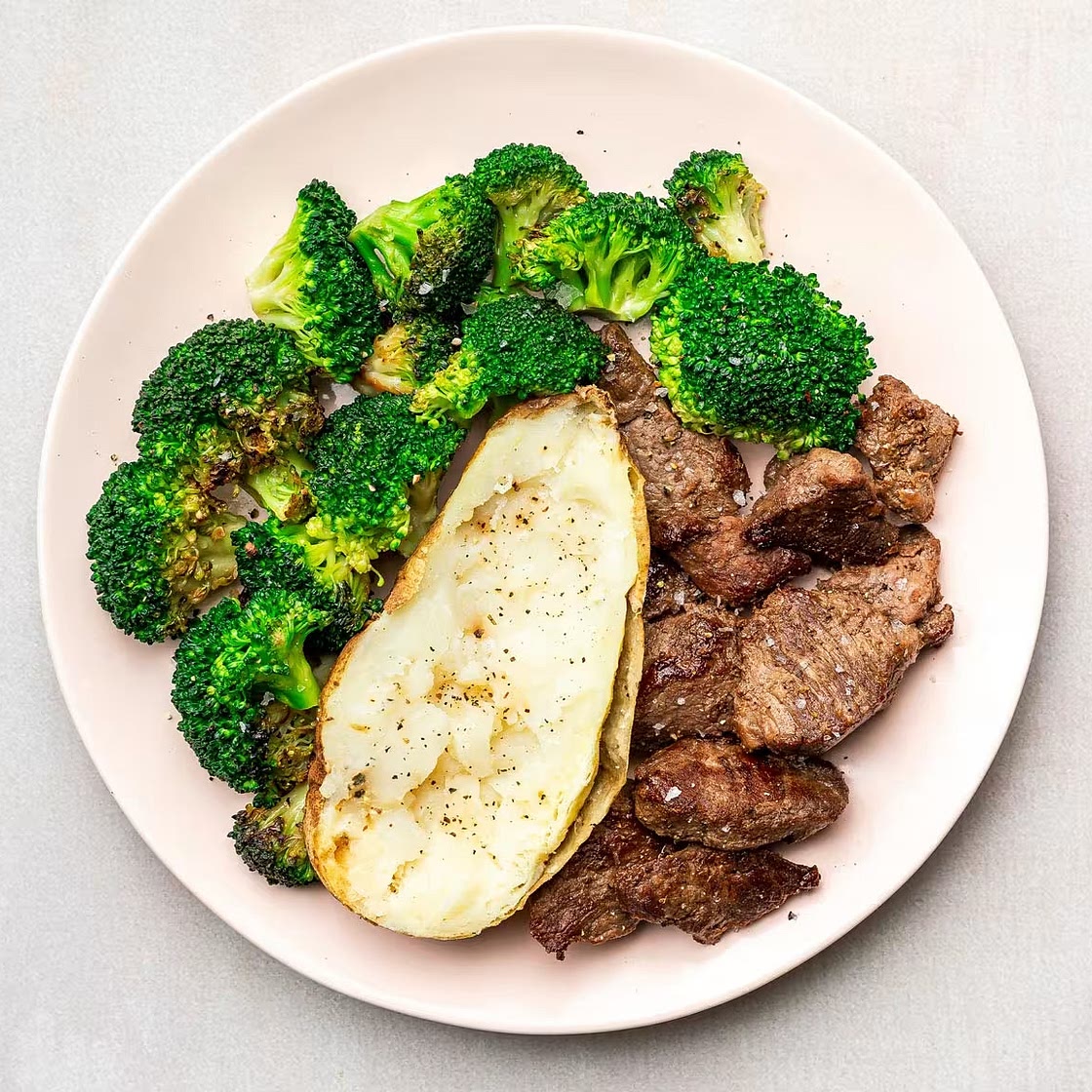 Sirloin Beef with Sautéed Broccoli