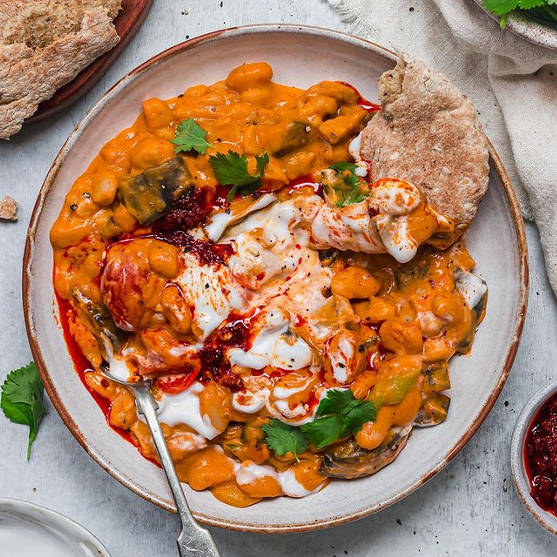 Creamy Harissa Aubergine Beans 🍆🍅