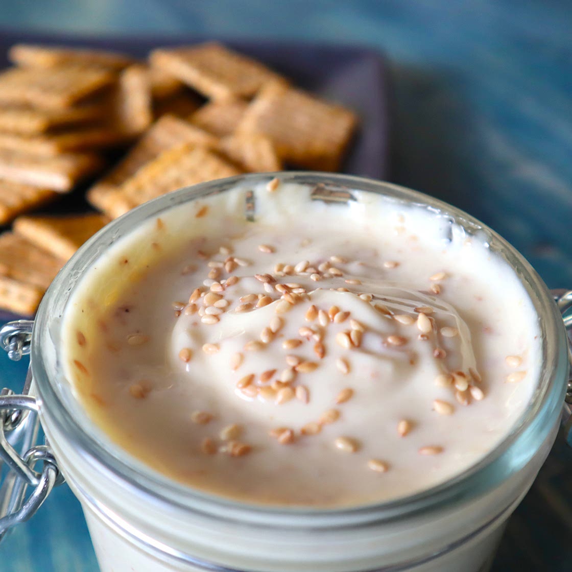 Toasted sesame seeds and honey mayonnaise