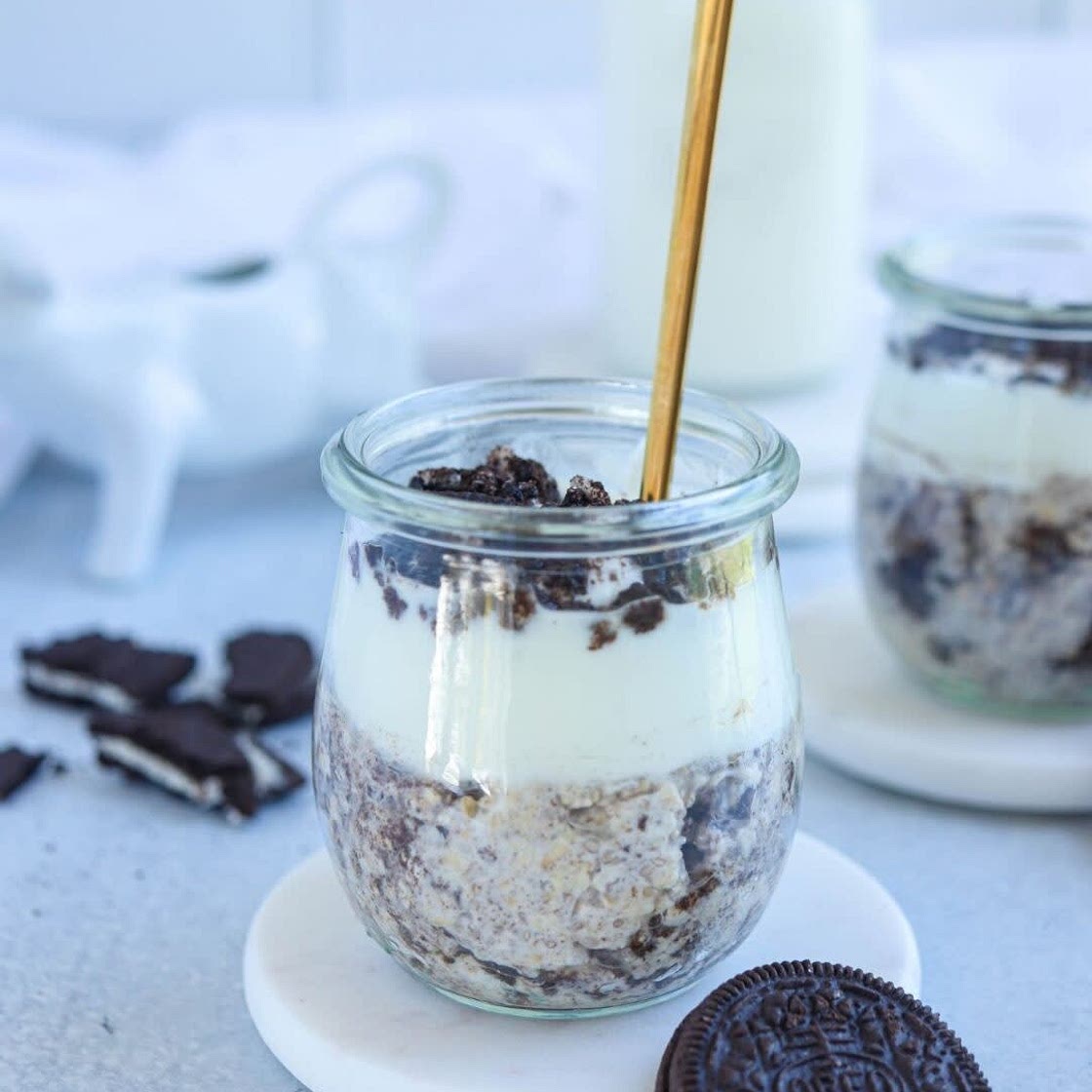 Mini Oreo overnight oats :)
